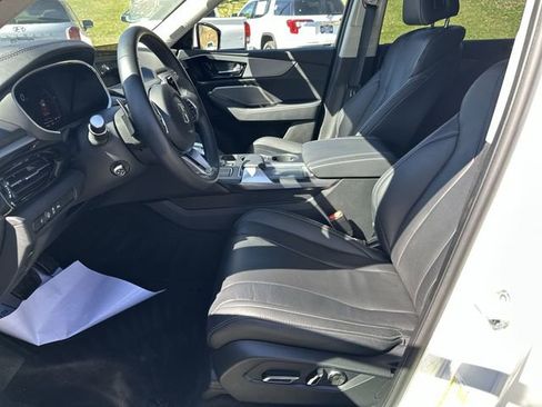 Used 2023 Acura MDX Technology image 12
