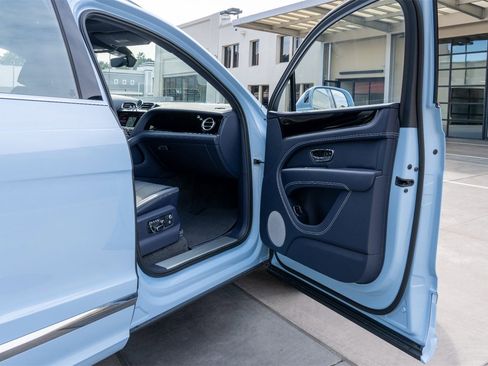 New 2025 Bentley Bentayga image 19