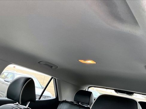 Certified 2023 Hyundai Venue Limited image 12