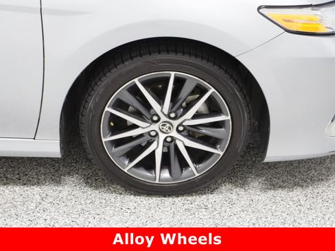 Used 2024 Toyota Camry XLE image 5