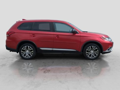 Used 2018 Mitsubishi Outlander ES AWD/4WD image 9