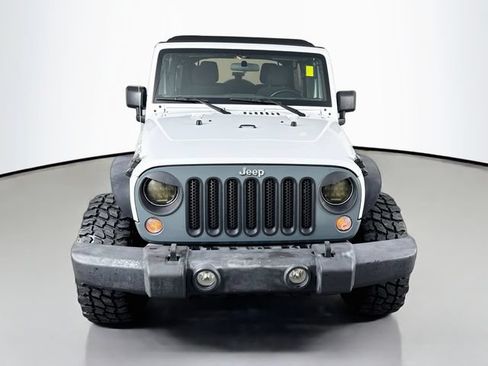 Used 2017 Jeep Wrangler Unlimited Sport w/ Connectivity Group AWD/4WD image 2