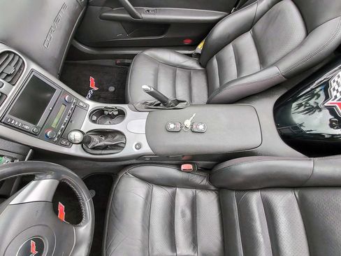 Used 2006 Chevrolet Corvette Convertible w/ Preferred Equipment Group RWD image 6