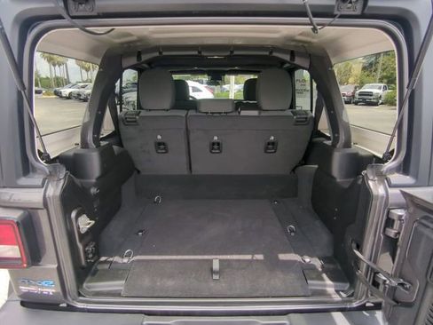 Used 2024 Jeep Wrangler Unlimited AWD/4WD image 14