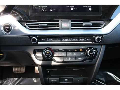 Used 2022 Kia Niro EX w/ Cold Weather Package image 28