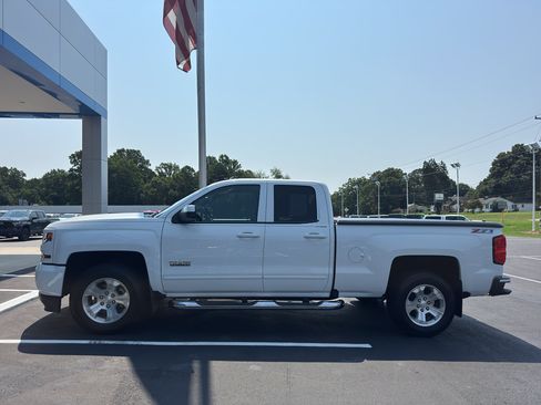 Used 2017 Chevrolet Silverado 1500 LT w/ Texas Edition AWD/4WD image 3