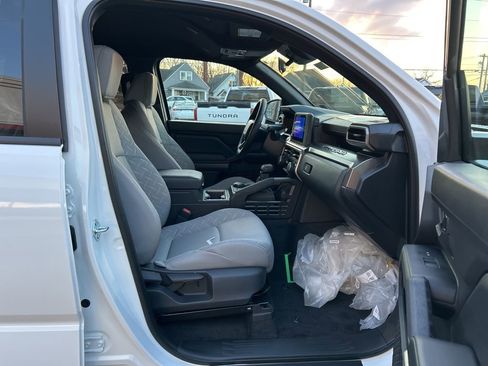 New 2026 Toyota Tacoma SR5 AWD/4WD image 9
