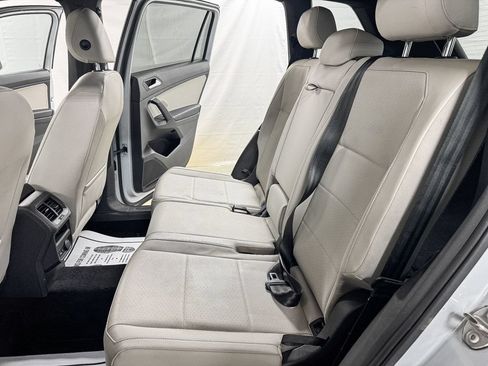 Used 2019 Volkswagen Tiguan SEL R-Line AWD/4WD image 10