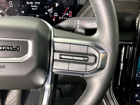 Used 2025 GMC Yukon Denali AWD/4WD image 24