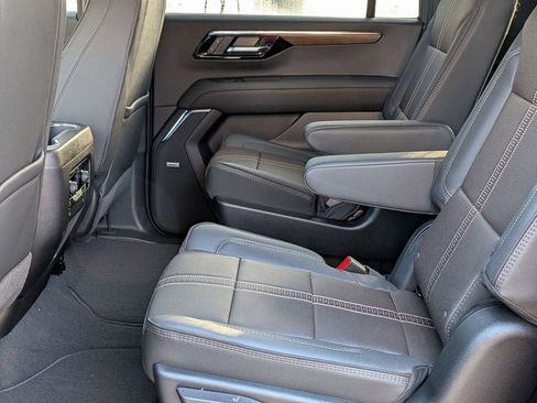 New 2026 Chevrolet Suburban High Country RWD image 21
