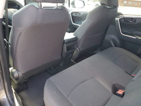 Used 2020 Toyota RAV4 LE FWD image 22