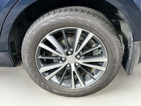 Used 2017 Toyota Corolla LE w/ LE Premium Package w/Moonroof FWD image 11