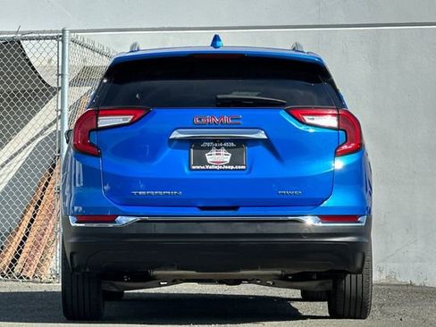 Used 2024 GMC Terrain SLT image 5