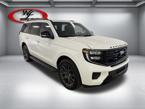 New 2026 Ford Expedition Platinum w/ Stealth Appearance Package image 3