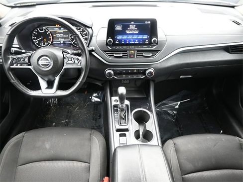 Used 2022 Nissan Altima 2.5 SV w/ SV Premium Package image 17