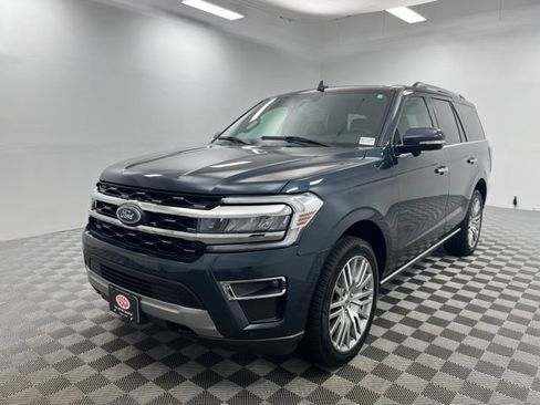 Used 2023 Ford Expedition Limited AWD/4WD image 2