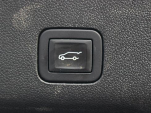 Used 2024 GMC Yukon XL Denali w/ Max Trailering Package image 14