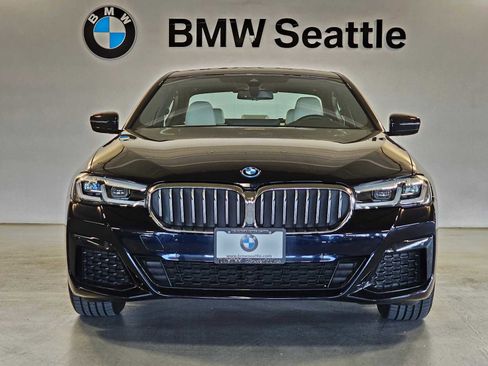 Used 2023 BMW 530e w/ M Sport Package image 6