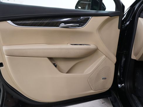 Used 2019 Cadillac XT5 AWD image 19