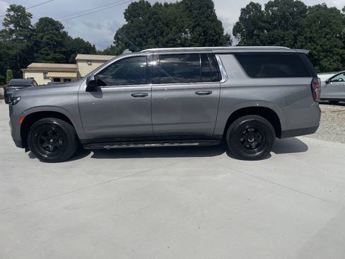 Used 2021 Chevrolet Suburban LS AWD/4WD image 4