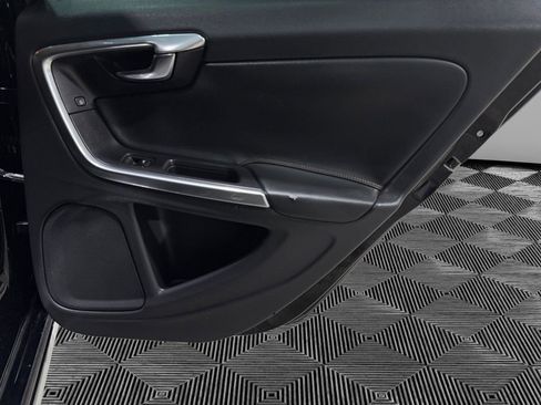 Used 2015 Volvo V60 T5 Cross Country Platinum w/ Protection Package image 16