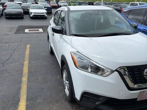 Used 2020 Nissan Kicks S FWD image 3