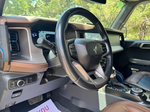 Certified 2023 Ford Bronco Outer Banks w/ Sasquatch Package AWD/4WD image 13
