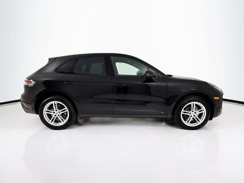 Certified 2022 Porsche Macan AWD/4WD image 8