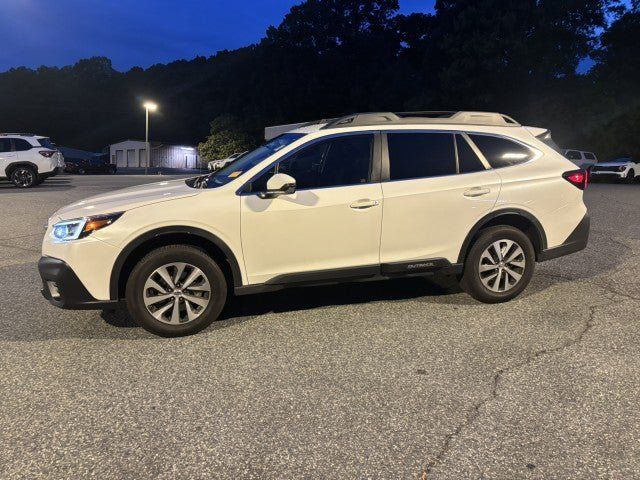Certified 2022 Subaru Outback Premium AWD/4WD image 3