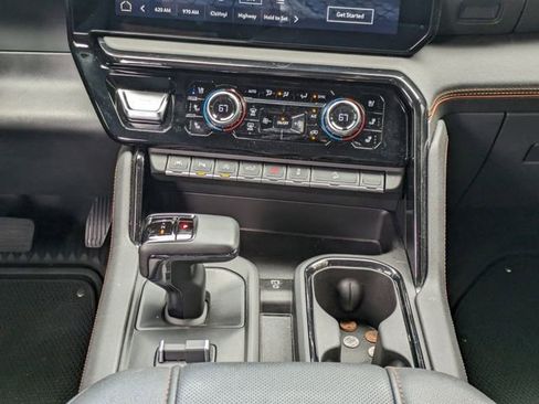 Used 2025 GMC Sierra 1500 AT4 w/ AT4 Premium Package AWD/4WD image 18