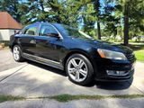 Used 2012 Volkswagen Passat TDI SE image 2