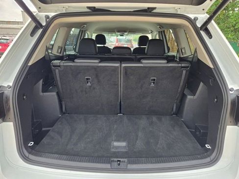 Used 2025 Volkswagen Atlas SE FWD image 7