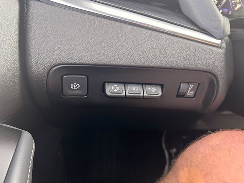 Used 2024 Buick Enclave Premium image 20