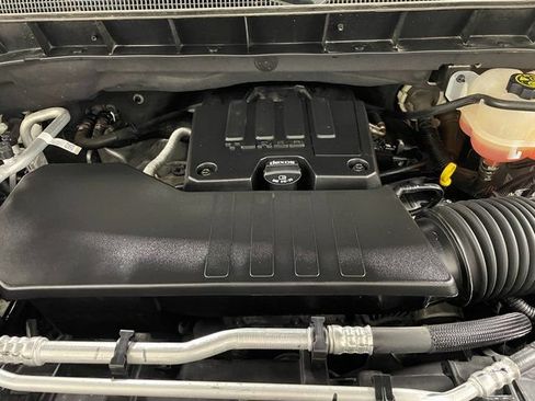 Used 2023 Chevrolet Silverado 1500 LT AWD/4WD image 23