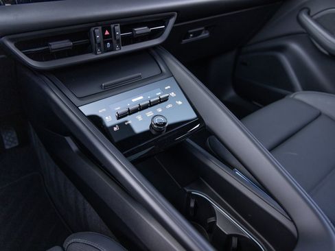 New 2026 Porsche Macan 4 Electric AWD/4WD image 17