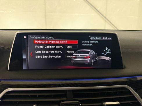 Used 2019 BMW 740i w/ M Sport Package image 27