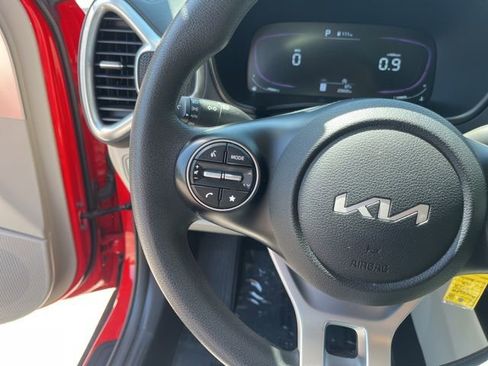 Used 2023 Kia Soul LX w/ LX Technology Package FWD image 20