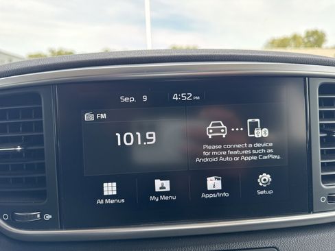 Used 2020 Kia Sportage S image 30
