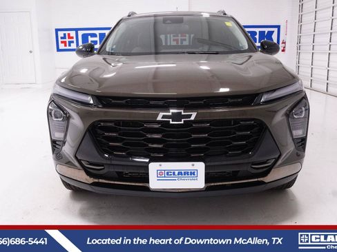 Used 2024 Chevrolet Trax ACTIV w/ Driver Confidence Package FWD image 2
