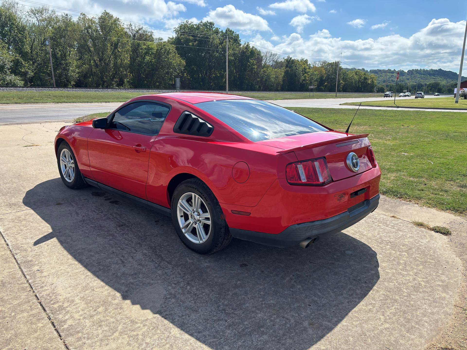 Used 2012 Ford Mustang Coupe RWD image 5