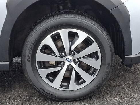 Used 2024 Subaru Outback Premium image 8