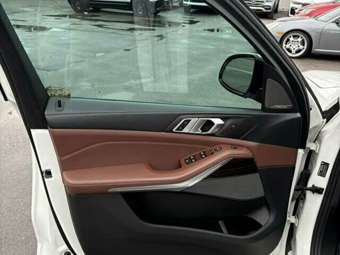 Used 2020 BMW X5 xDrive40i w/ M Sport Package image 12