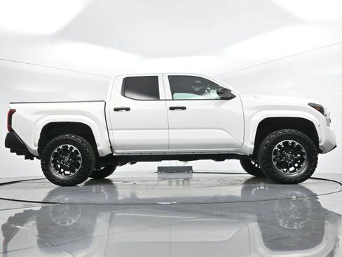 Used 2024 Toyota Tacoma SR AWD/4WD image 51