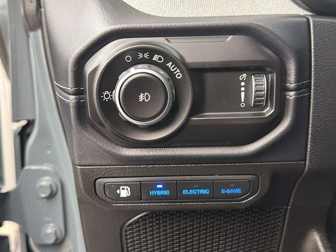 Used 2025 Jeep Wrangler Unlimited Sahara w/ Safety Group image 30