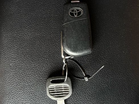 Used 2023 Toyota RAV4 LE image 58