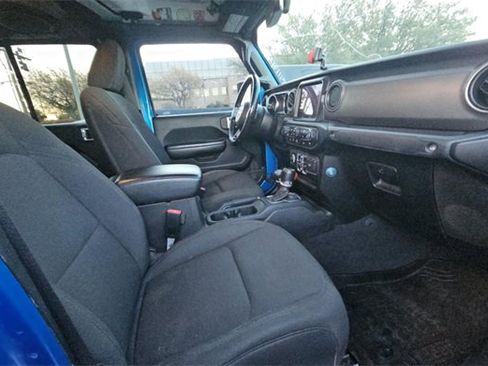 Used 2021 Jeep Gladiator Willys image 6
