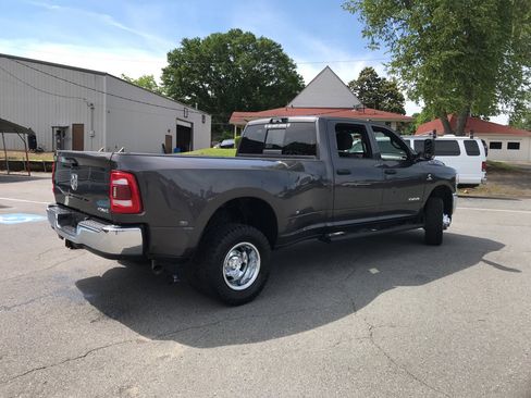 Used 2022 RAM 3500 Tradesman w/ Towing Technology Group AWD/4WD image 5