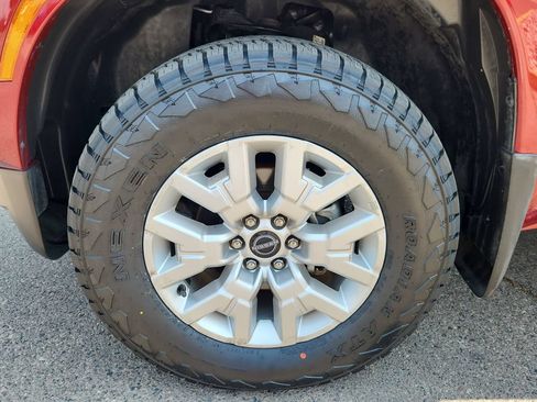 Used 2023 Nissan Frontier SV w/ Tow Package AWD/4WD image 16