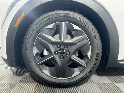 New 2026 Kia EV6 Light RWD image 13