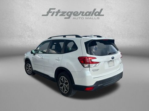 Used 2021 Subaru Forester Premium AWD/4WD image 9